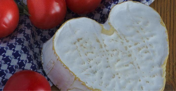 Heart-shaped-Neufchatel cheese-with-tomato