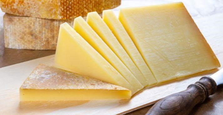 Slices-of-Gruyere-cheese