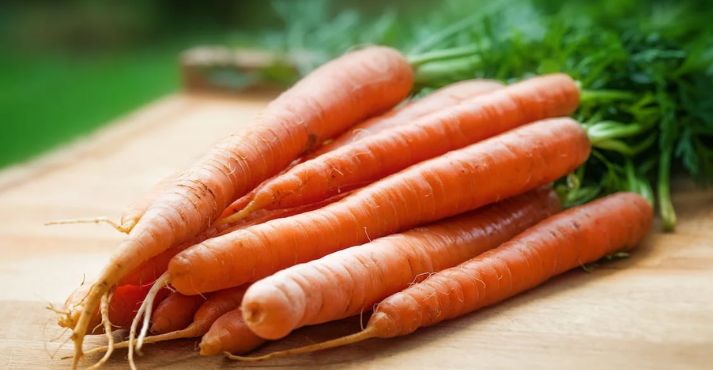 organic carrots on display