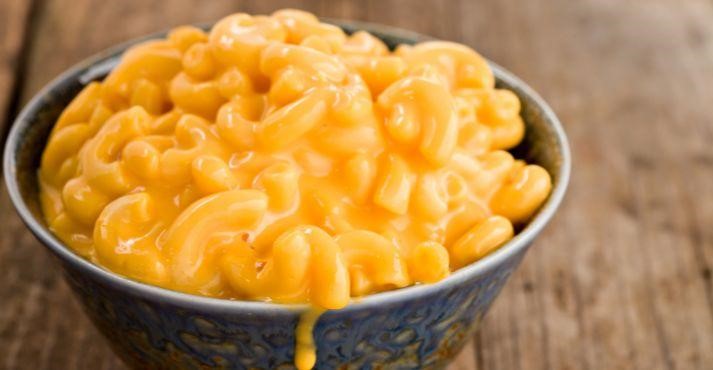 Melted-dripping-American-cheese-in-mac-and-cheese