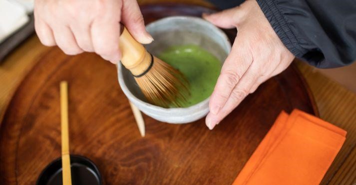 making-matcha-tea