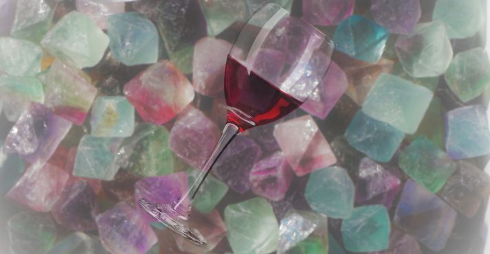 wine glass with minerals