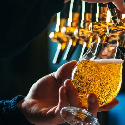 What is Draft or Draught Beer? A Comprehensive Guide
