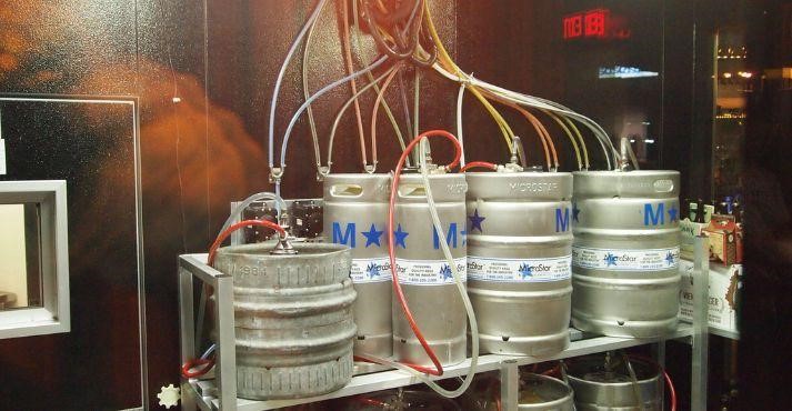 Beer-kegs-under-carbonation-kegging