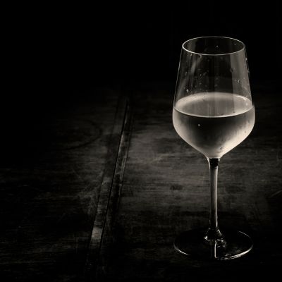 What Is Dry White Wine?